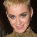 Katy Perry luyce su espectacular cuerpo en México