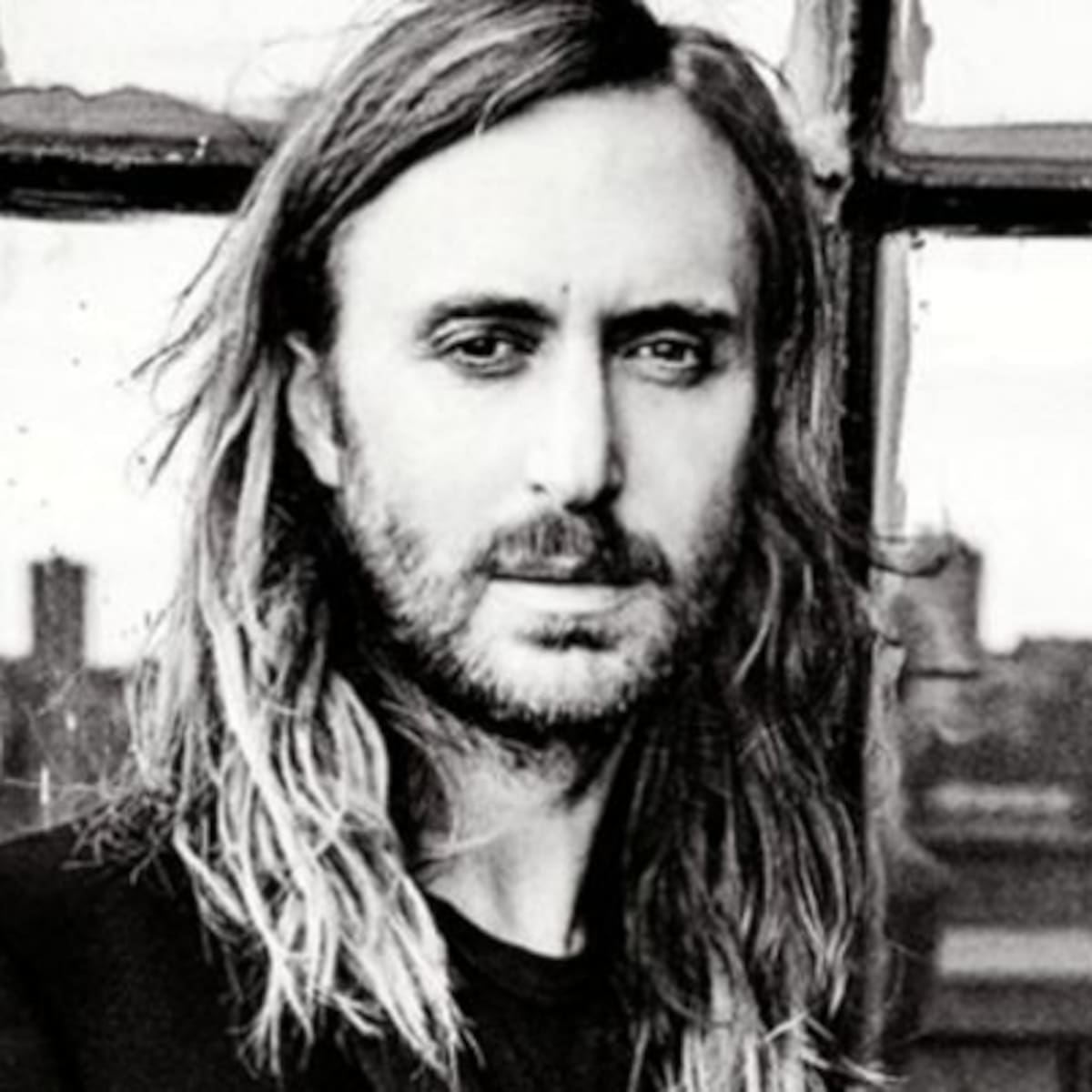 David Guetta feliz por el éxito de "Bang My Head"