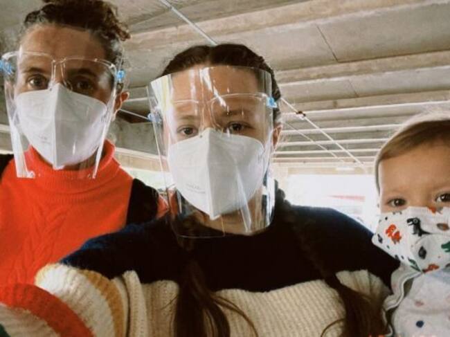 Joy Huerta, su esposa Diana Atri y su hija Noah