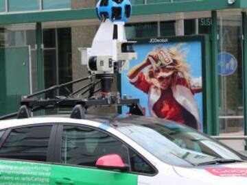 Google Maps muestra a hombre cayendo por las escaleras