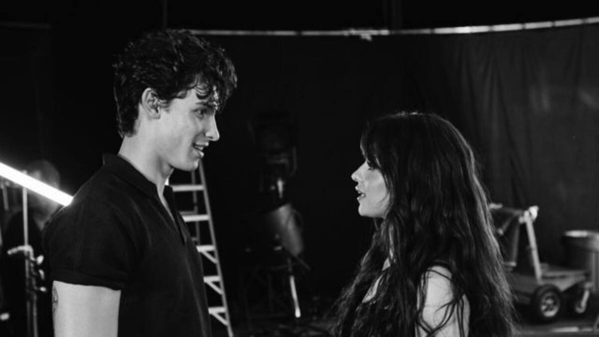 Camila Cabello y Shawn Mendes son captados besándose