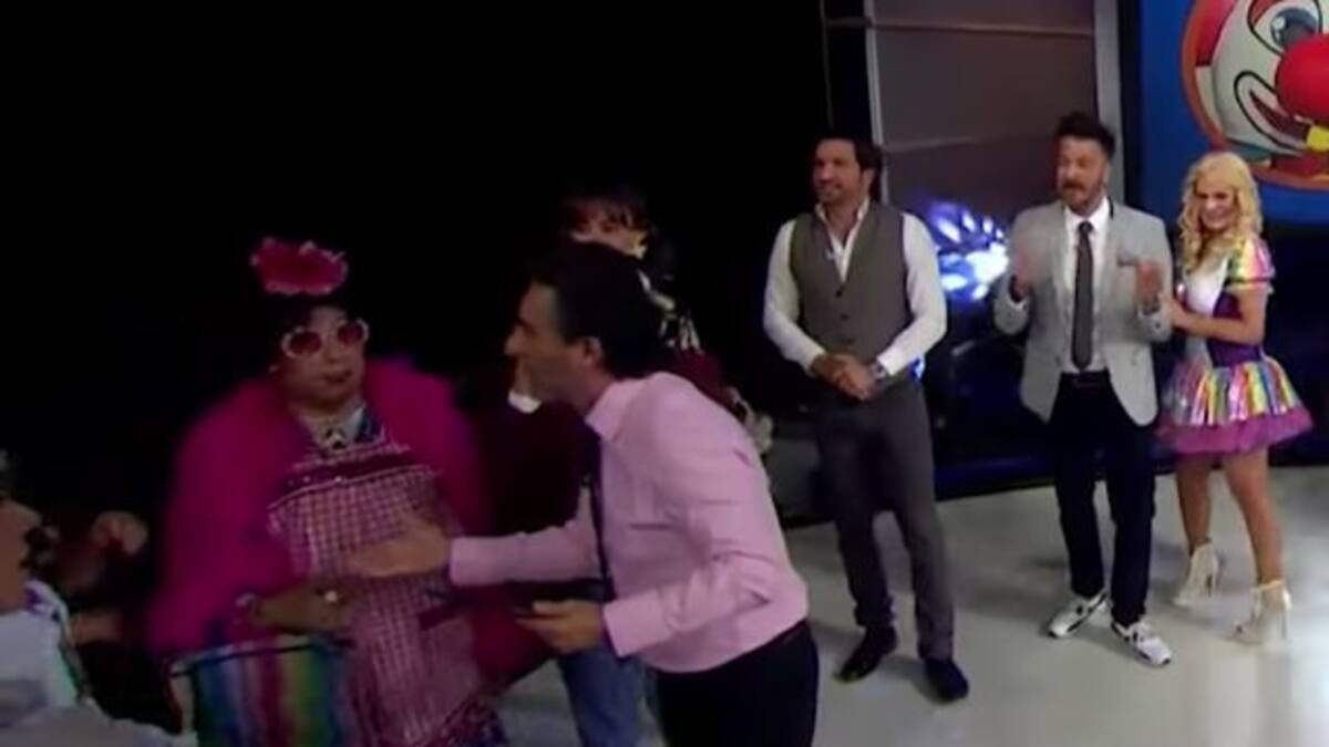 Andrea Legarreta y Raúl Araiza se pelean en vivo