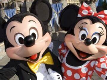 10 REGLAS EXTRAÑAS PARA LOS EMPLEADOS DE DISNEYLAND