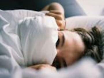 Beneficios de dormir sin ropa