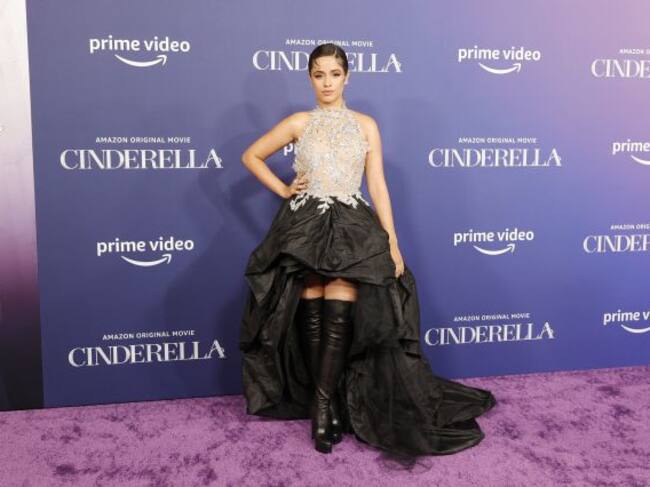Camila Cabello se desmaya en premier de La Cenicienta