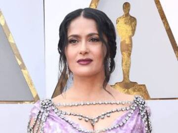Salma Hayek se convierte en meme por outfit en los Oscars