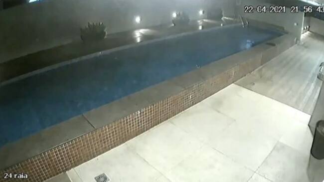 Cámaras de seguridad captan momento en que alberca se derrumba