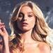 Elsa Hosk se desnuda para revista