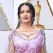 Salma Hayek se convierte en meme por outfit en los Oscars
