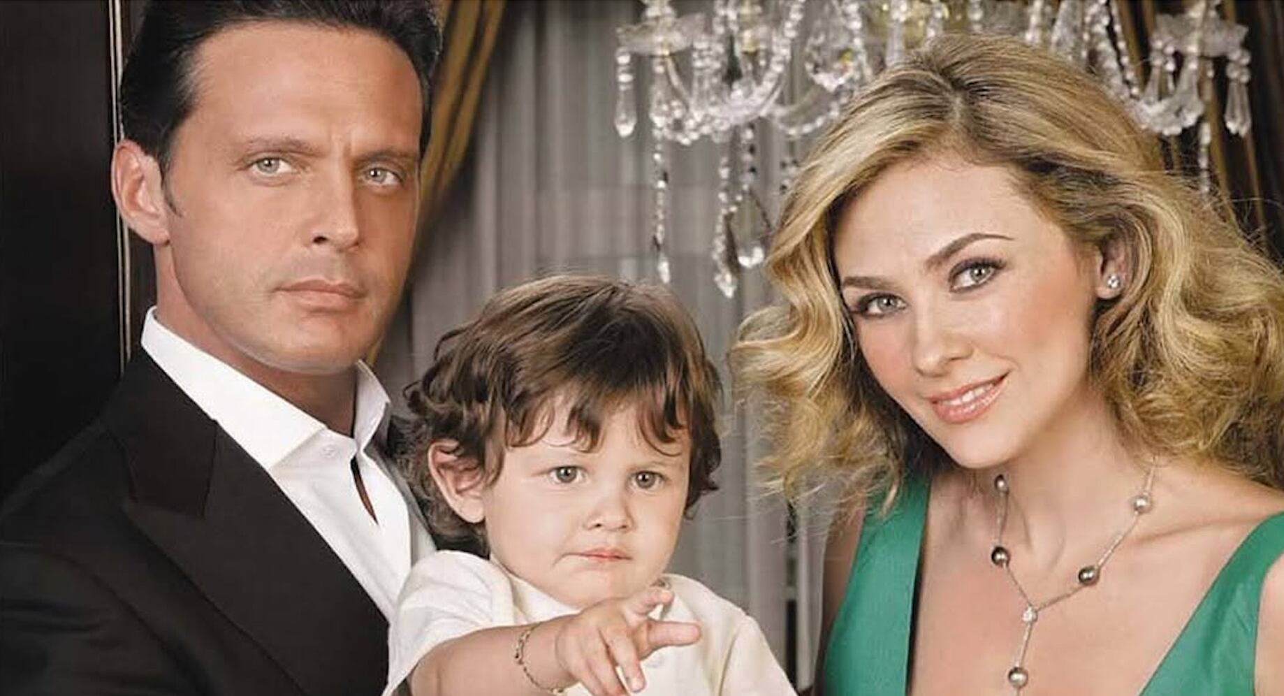 Hijo de Aracely Arámbula y Luis Miguel
