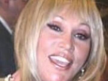 Laura León se une a La Chona challenge... con la canción equivocada