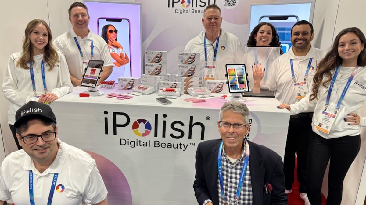 Adiós al barniz tradicional: iPolish presenta las uñas que cambian de color con un toque digital