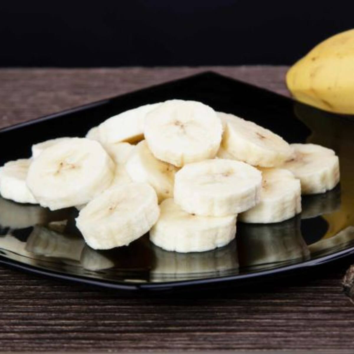 Plátano con cáscara