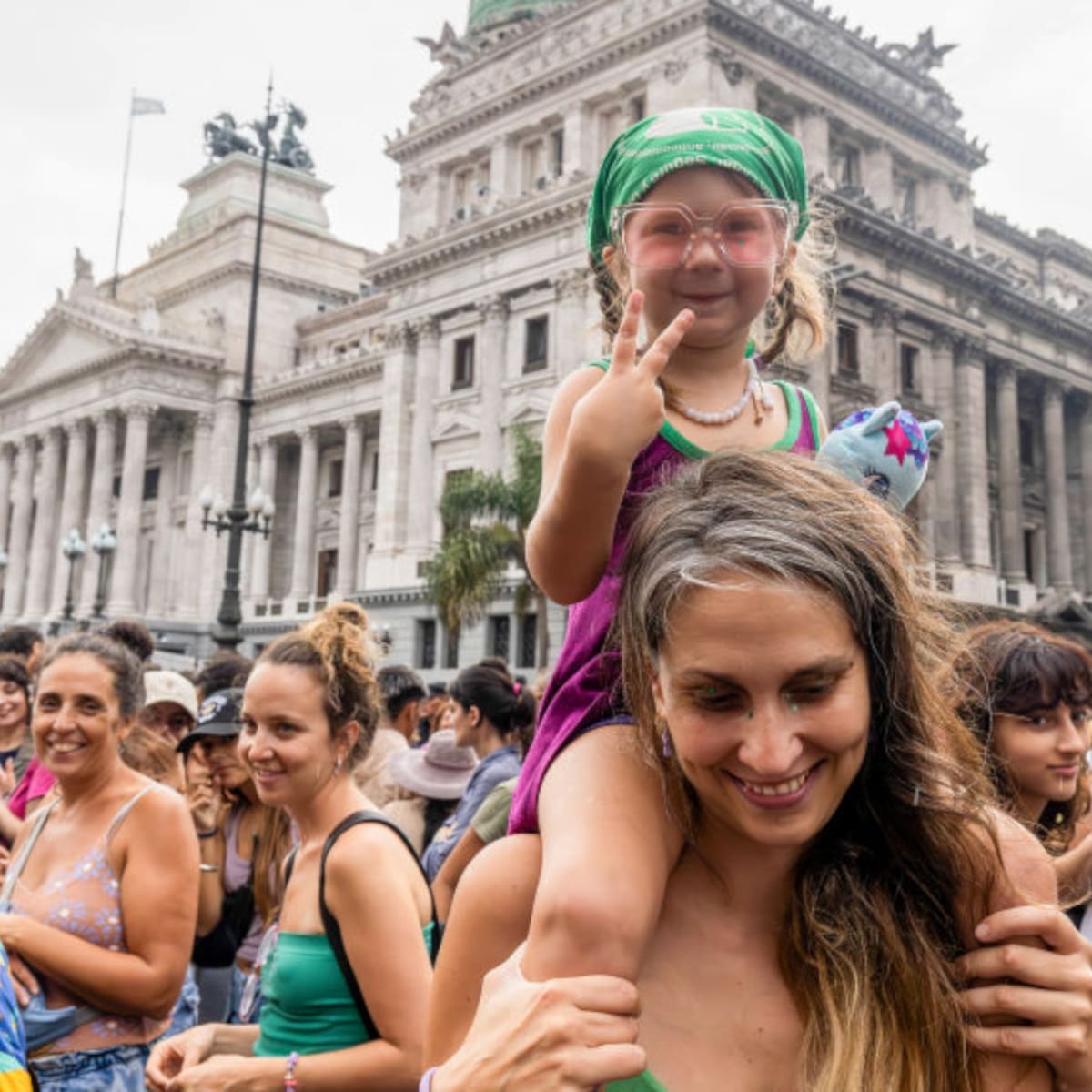 El 10 de Mayo no es para todos: La guía definitiva sobre el Día de las Madres en el mundo.