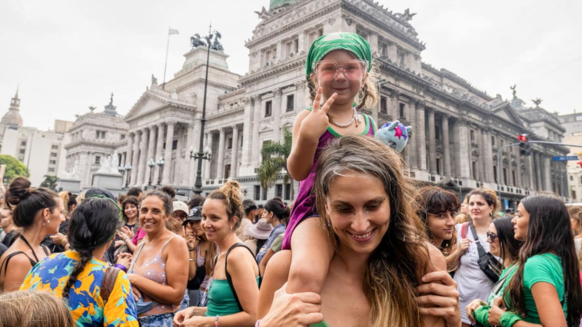 El 10 de Mayo no es para todos: La guía definitiva sobre el Día de las Madres en el mundo.