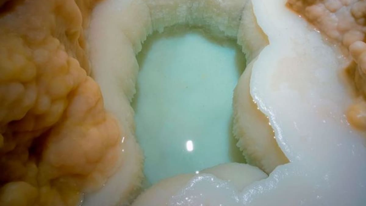 Científicos descubren piscina natural jamás tocada por humanos