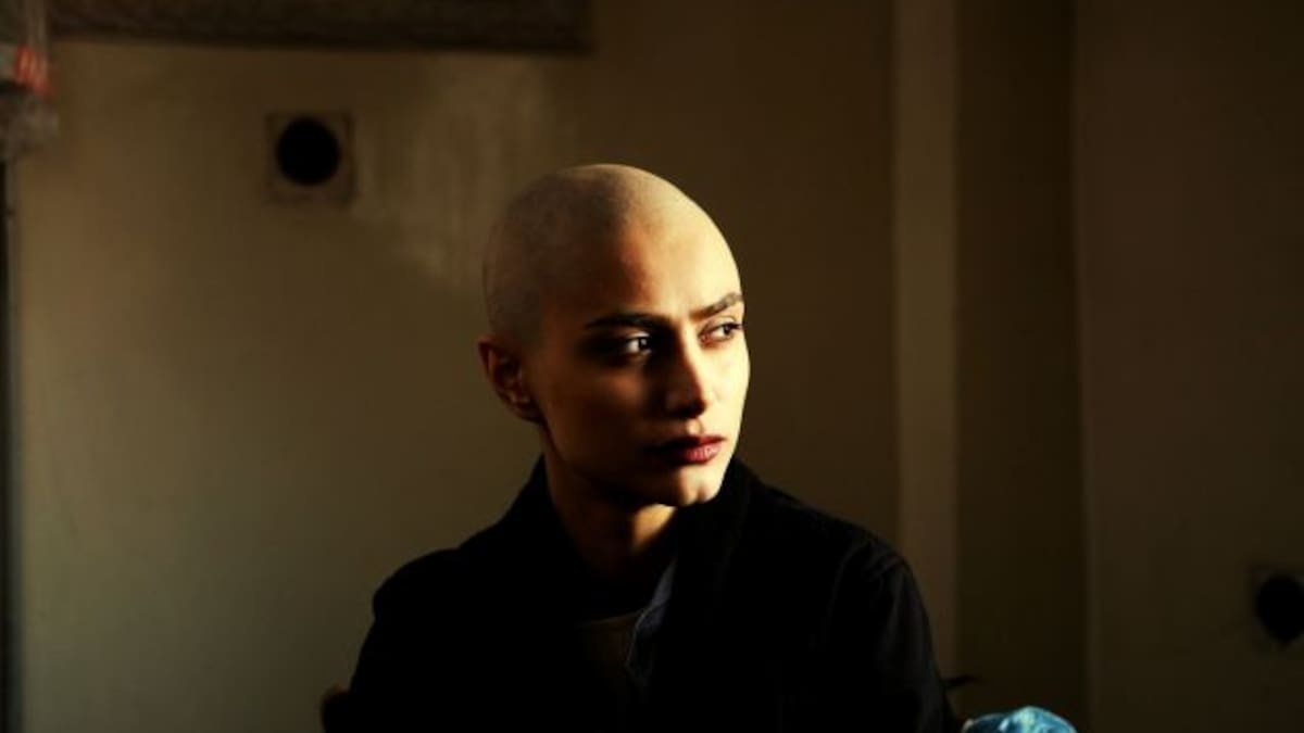 Descubren tratamiento que evitaría caída de cabello a personas con cáncer