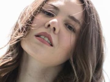 Joy Huerta está esperando un hijo