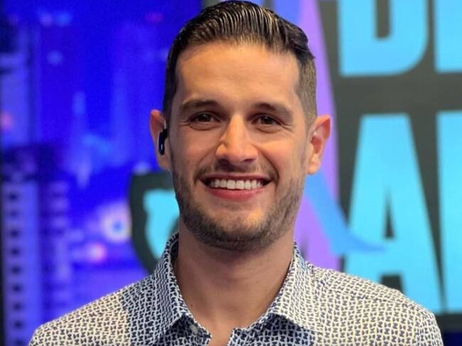 Adrián Marcelo habla mal de Belinda