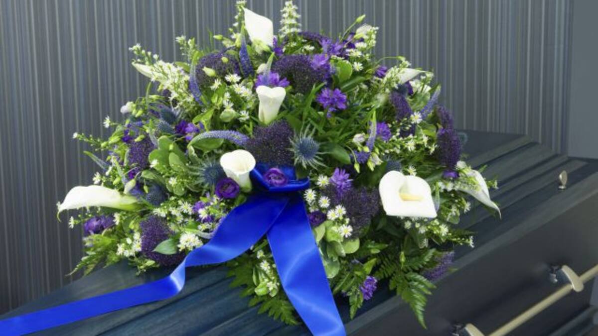 Una joven de 17 años llega a su graduación en un ataúd