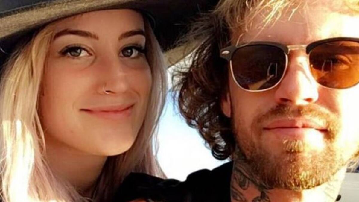 Pareja recicla latas para pagar su boda; ya ahorraron seis mil dólares