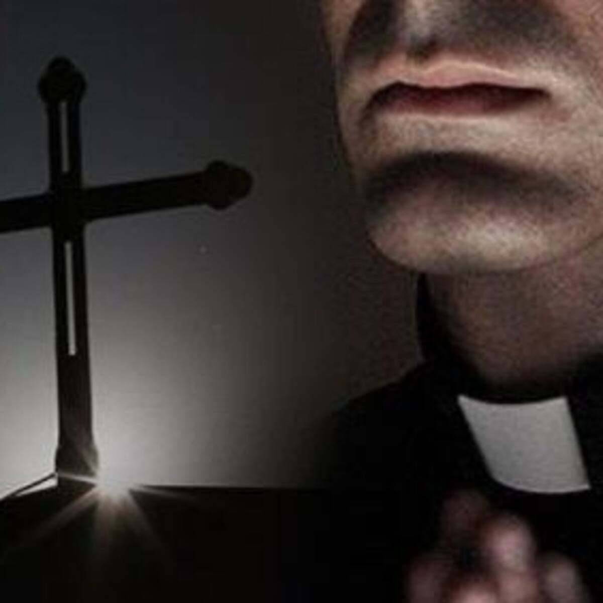 Sacerdote sorprendido con cocaína e imágenes Nazis