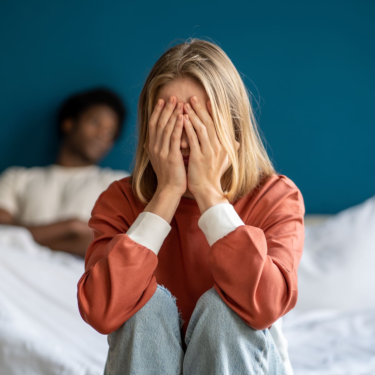 La “terapia de choque” en el amor: ¿por qué algunas personas necesitan tocar fondo para terminar una relación?