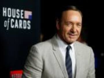 Tras escándalo, filtran imágenes íntimas de Kevin Spacey