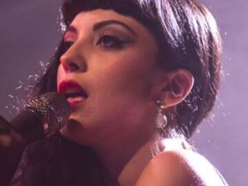 ¿Mon Laferte quiere aparecer en "La revista del conejito"?