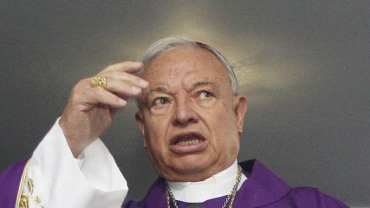 Hacen un "magno exorcismo" para sacar el mal de México