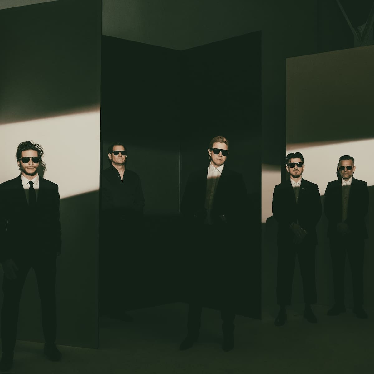 Esto van a costar los boletos para el concierto de Interpol y Queens of the Stone Age en CDMX