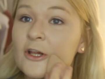 Se aplicó 100 capas de maquillaje