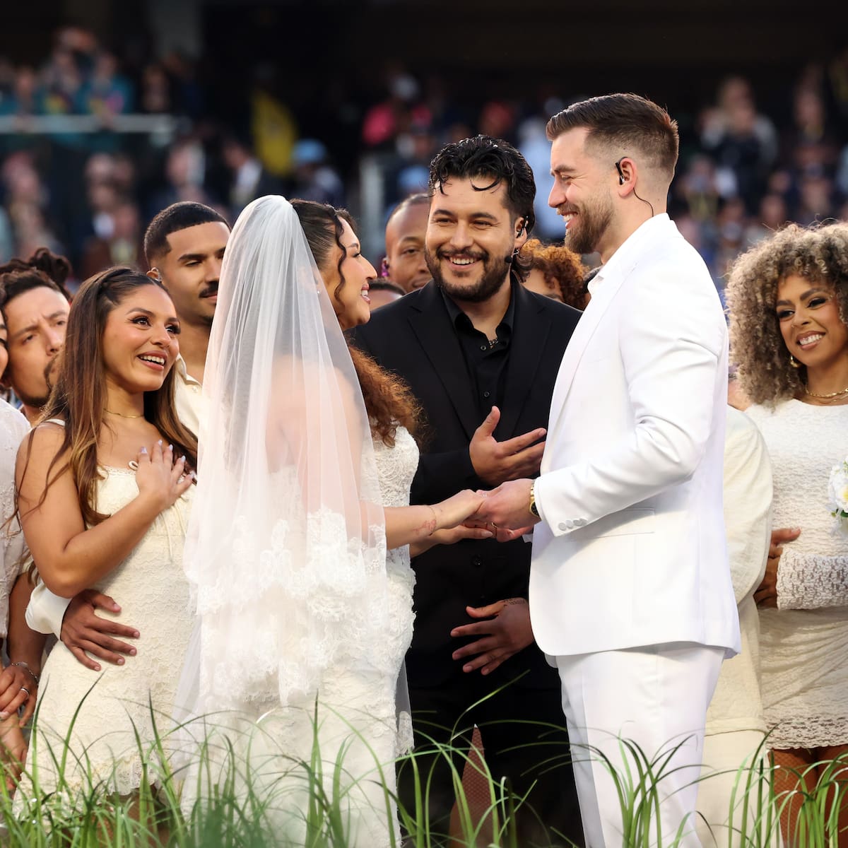 ¡Los declaro marido y mujer! La boda del medio tiempo de Bad Bunny fue real