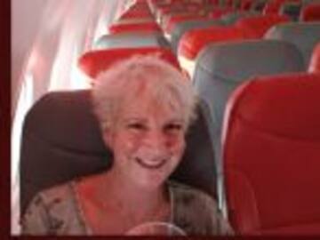 La única pasajera en el avión