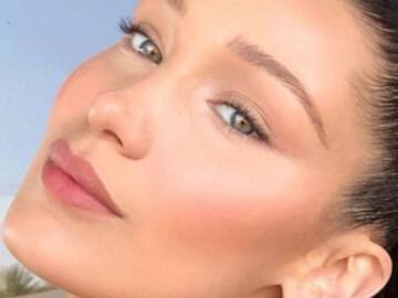 Bella Hadid comparte sexy foto topless