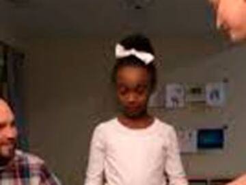 La reacción de eets aniña al enterarse que fue adopatada