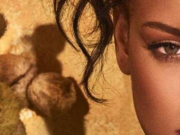 Rihanna posa sin calzones