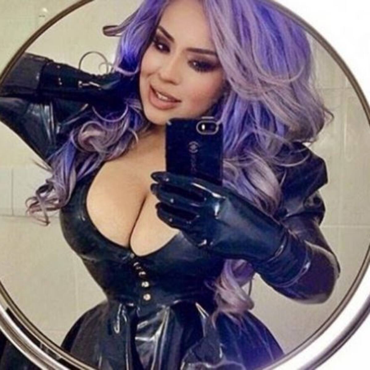 Entrena su cuerpo durante 7 años para conseguir una cintura de 40 centímetros