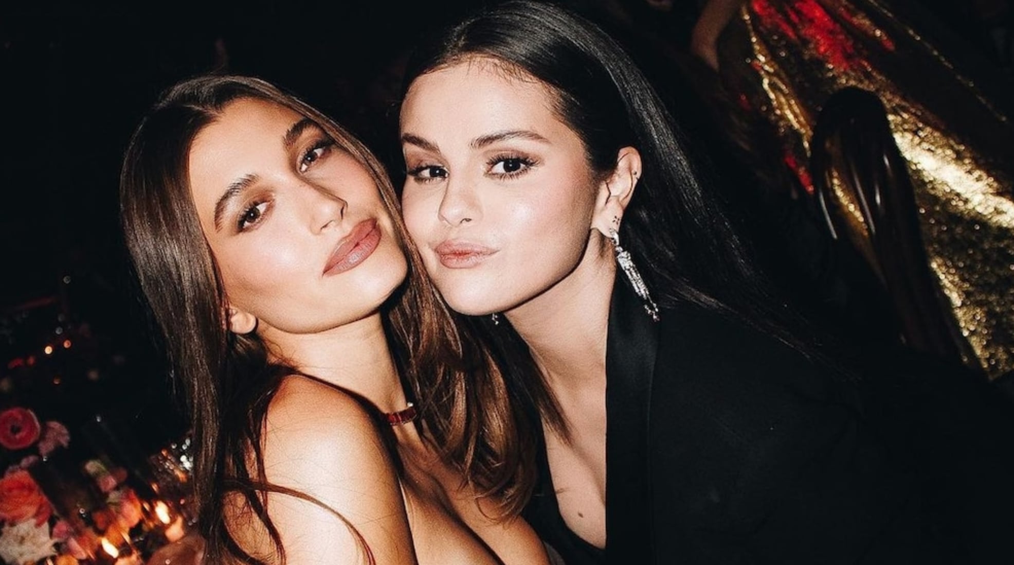 Selena Gomez y Hailey Bieber posando juntas