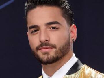 Maluma se besa con su tía