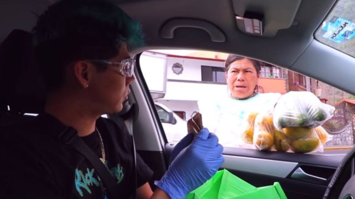 Youtuber regala dinero para que la gente se quede en sus casas