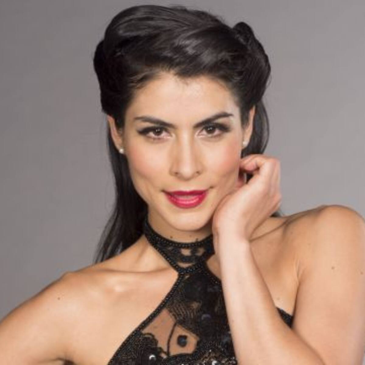 María León presume abdomen de acero