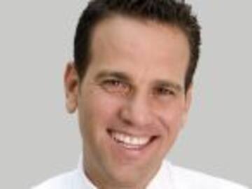 Carlos Loret de Mola copia el estilo de Maluma