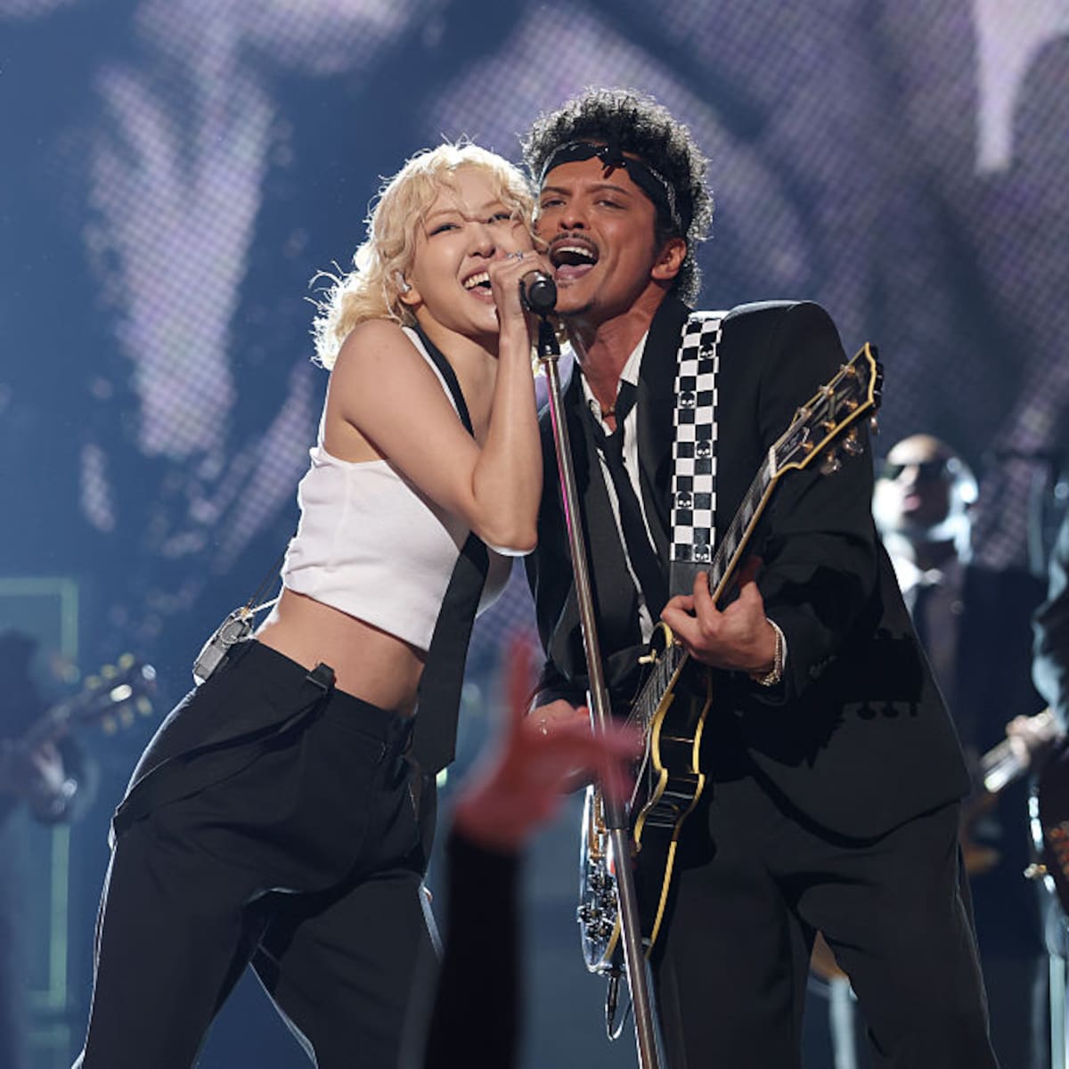 Nuevas canciones que cierran febrero: Bruno Mars, BLACKPINK, J Balvin y más