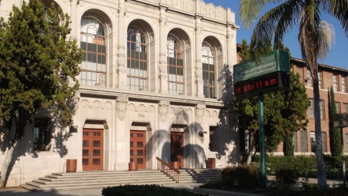 Filman por error una película porno en una escuela