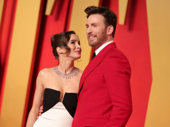 Chris Evans y Alba Baptista