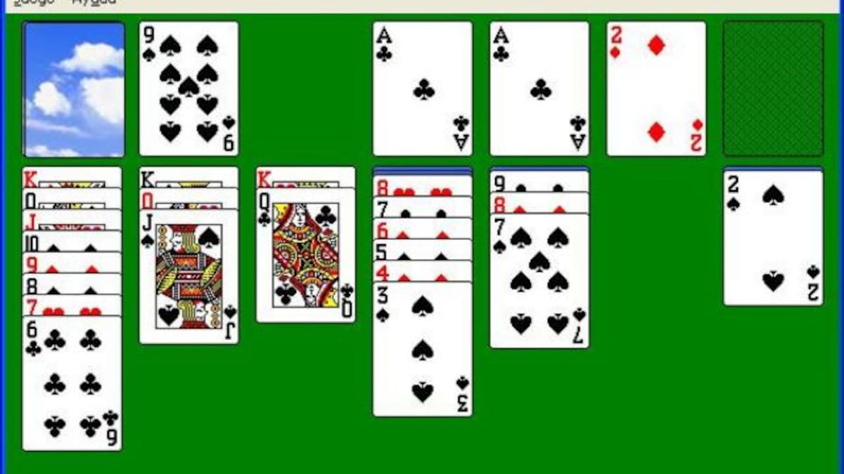 ¡El juego de Solitario regresa!