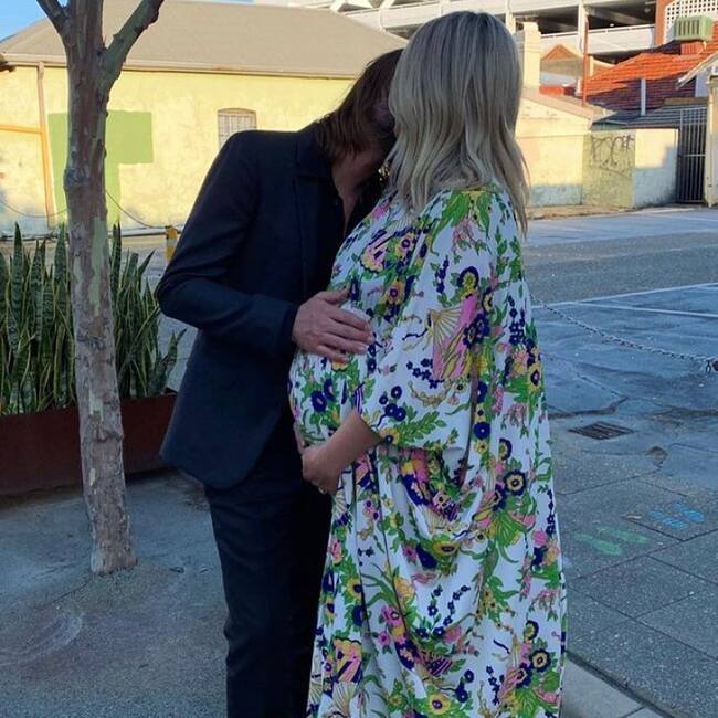 Kevin Parker se casó con Sophie Lawrence y se convirtió en padre