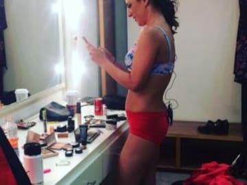 Consuelo Duval presume figura en ropa interior