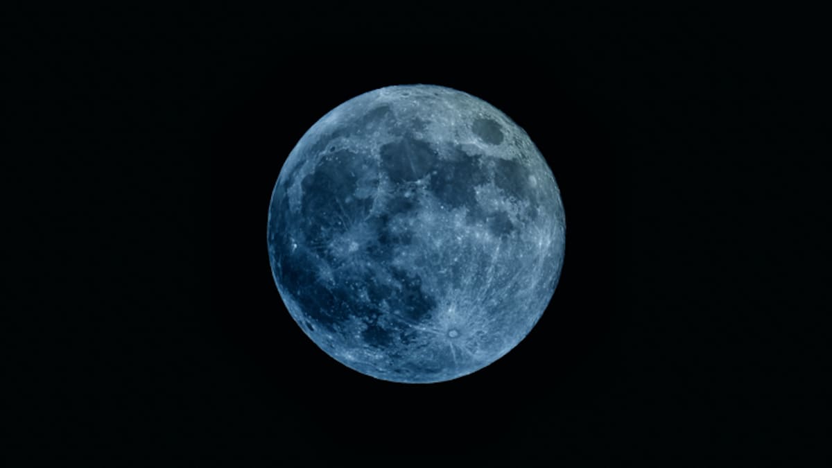 Todo lo que hay detrás de la Luna Azul de mayo: fecha y hora para verla, significado del color y mensaje que trae para ti